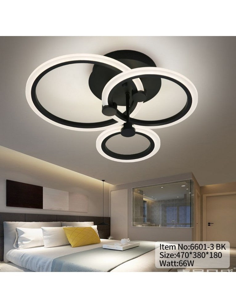Lustra LED 3 cercuri negre, 66W, 3500 lumeni, temperatura reglabila, montata pe tavan in dormitor modern