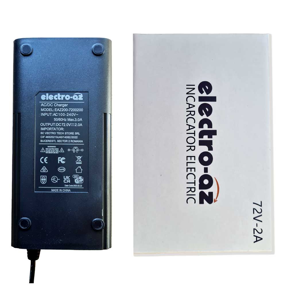 Incarcator electric 72V 2A, eticheta tehnica vizibila, iesire DC 72V, intrare AC 100-240V, cutie ambalaj