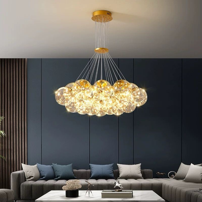 Lustra LED suspendata 78W 4000K cu sfere de sticla aurii, montaj pe tavan, diametru 580mm, living modern