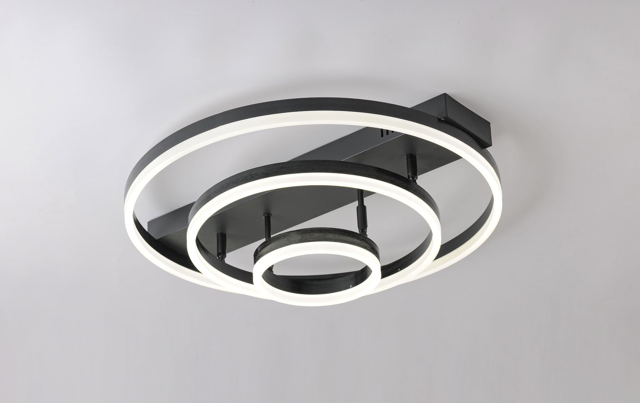 Lustra LED inelara tripla, 160W, 8000 lumeni, finisaj negru mat, montaj tavan