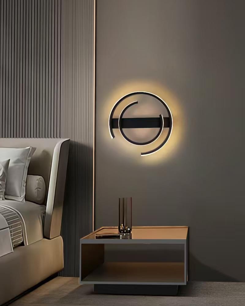 Aplica de perete LED 30W, lumina calda 3000K, design circular negru mat cu inel dublu, montata langa pat