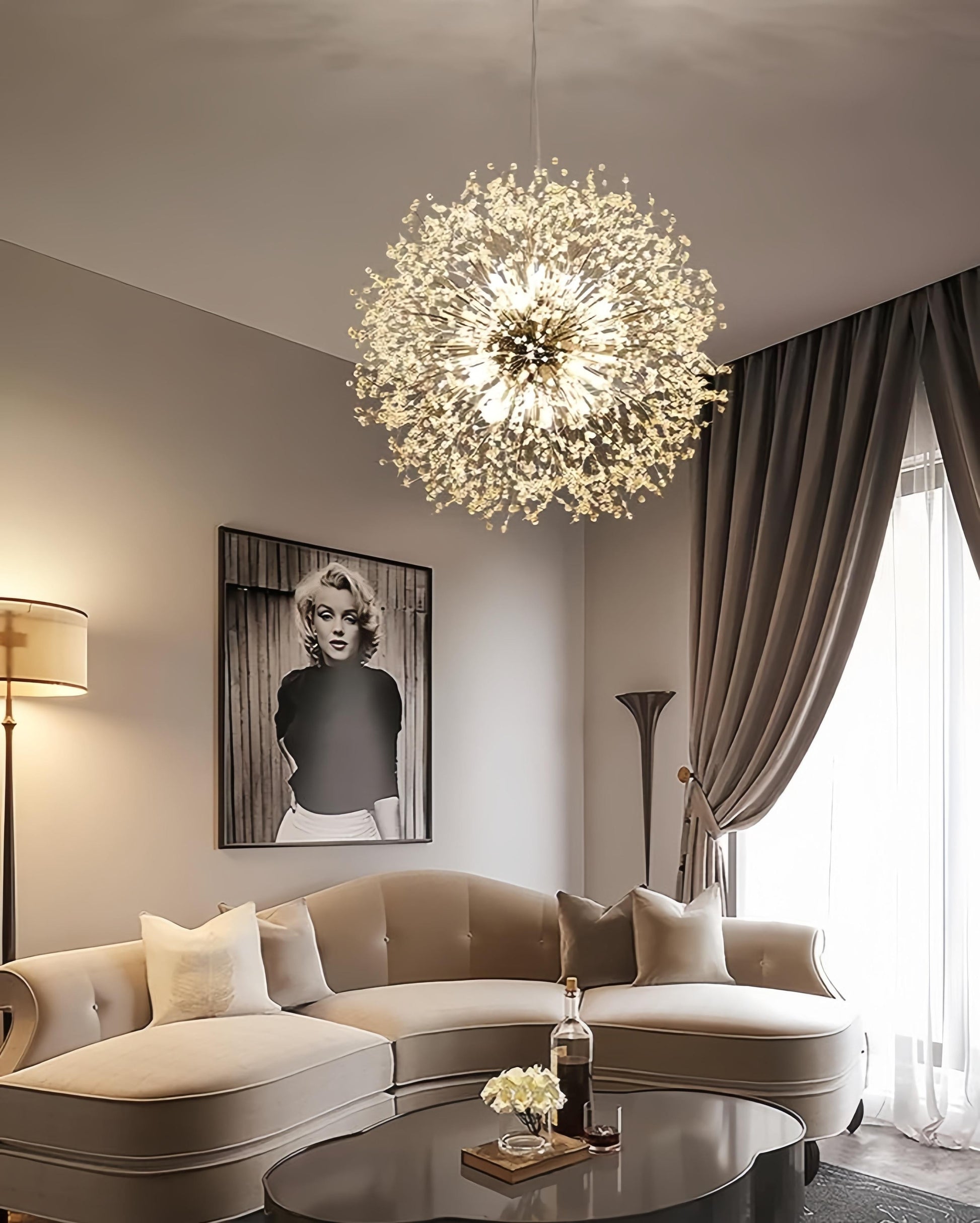 lustra sferica cu cristale montata in living modern, atmosfera calda 2700K