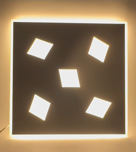 Plafoniera LED patrata 76W, temperatura calda 3000K, iluminare perimetrala si module centrale aprinse