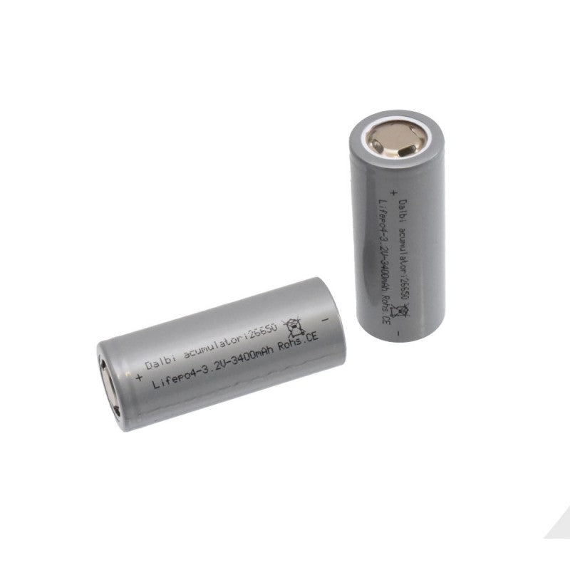 Doi acumulatori LiFePO4 26650 3400mAh, unul vertical si unul orizontal, detaliu capete