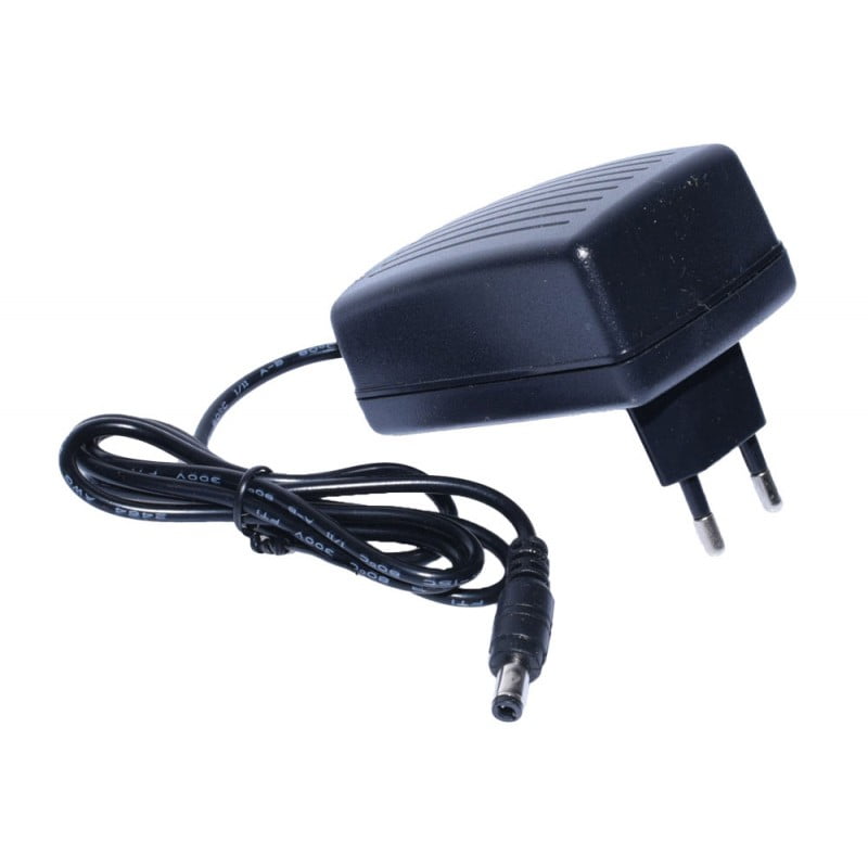 Alimentator AC/DC 9V 3A cu stecker EU si mufa DC, vedere laterala cu cablu lung