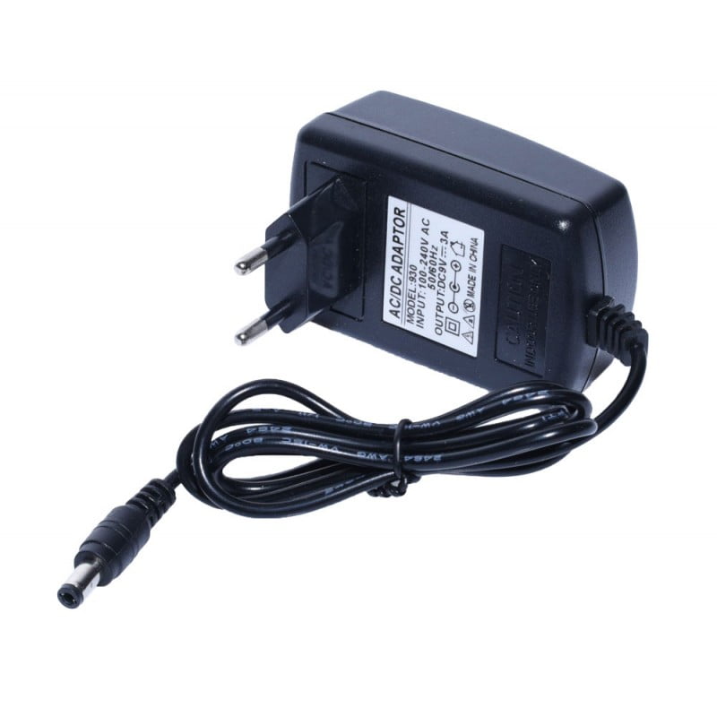 Alimentator stabilizat 9V 3A eticheta tehnica vizibila, intrare 100-240V iesire DC 9V