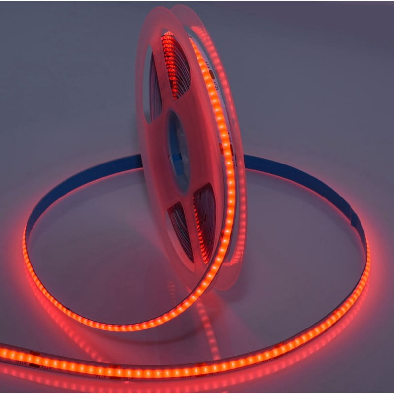 Banda COB LED rosie aprinsa pe rola verticala, lumina intensa uniforma