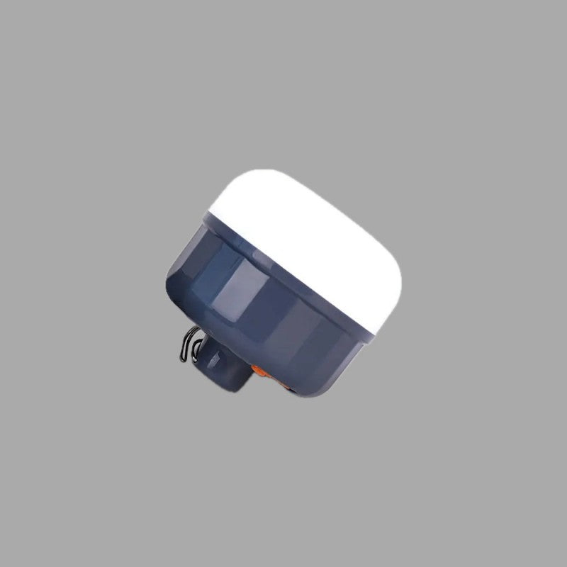 Bec LED portabil de camping aprins, vedere laterala cu carlig si buton de control vizibile