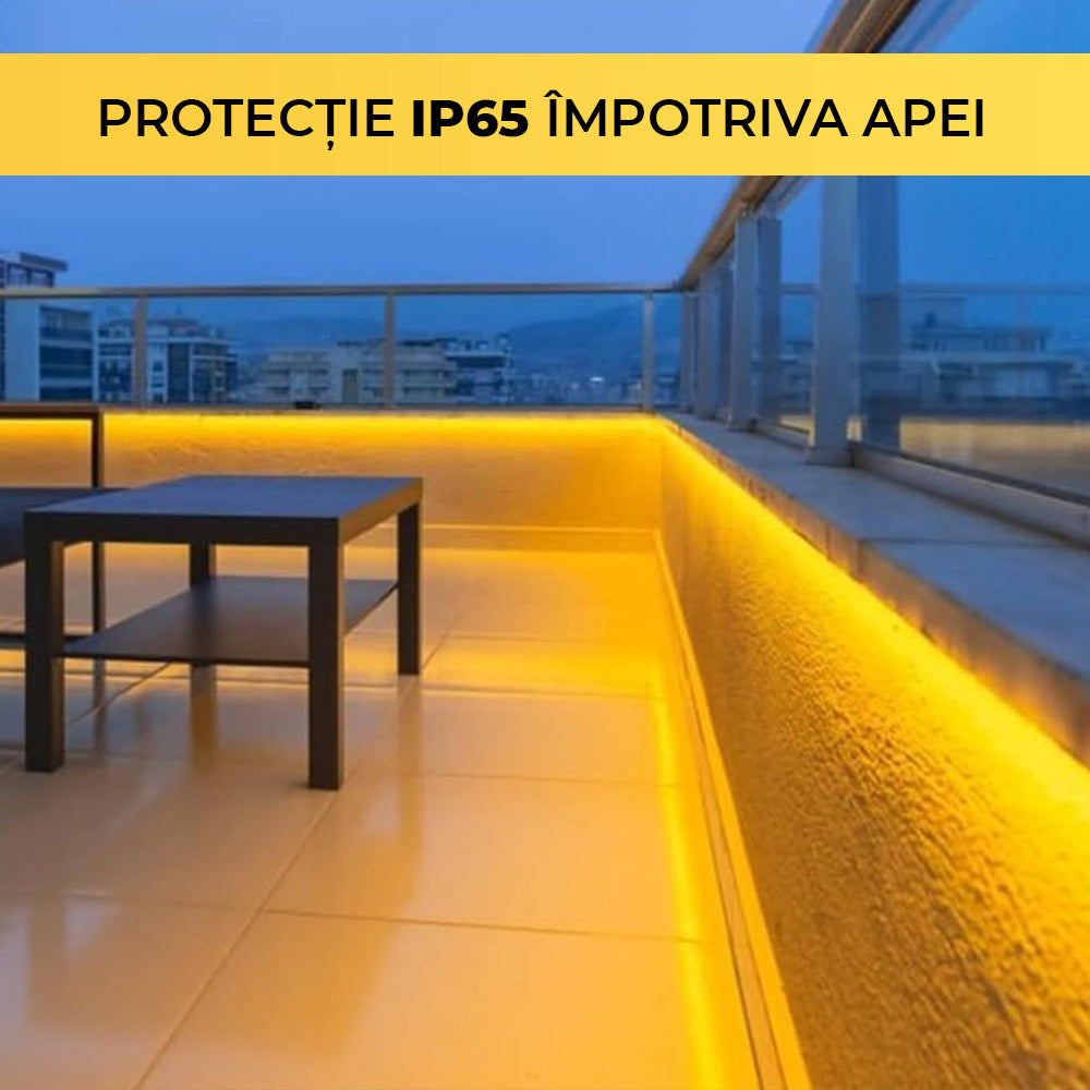 Banda LED IP65 aplicata pe balcon urban, rezistenta la apa, iluminat ambiental perimetral