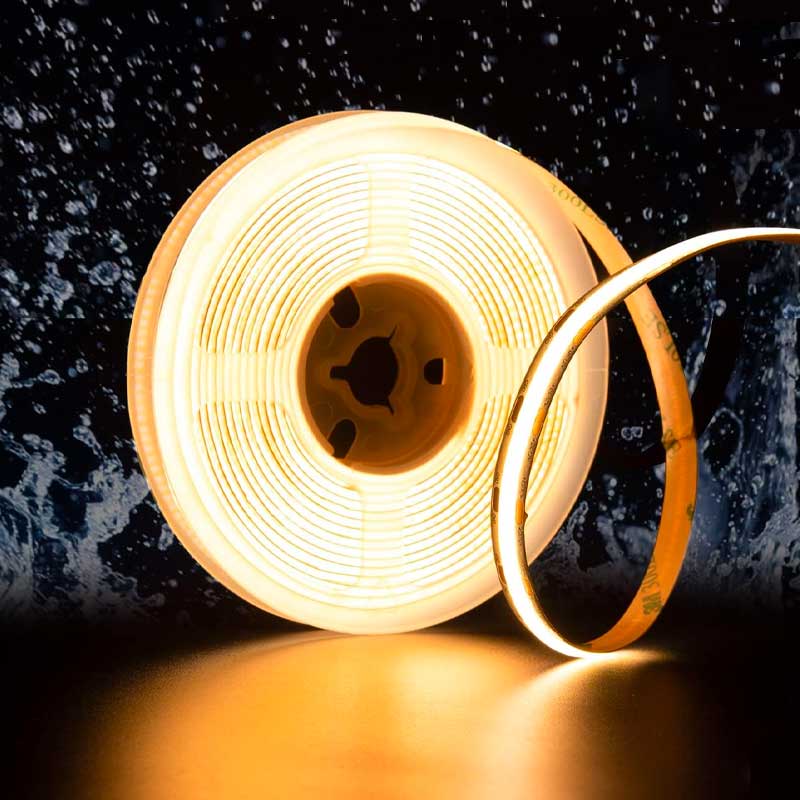 Banda LED COB IP65 aprinsa pe rola, lumina alb-calda continua, rezistenta la stropi de apa
