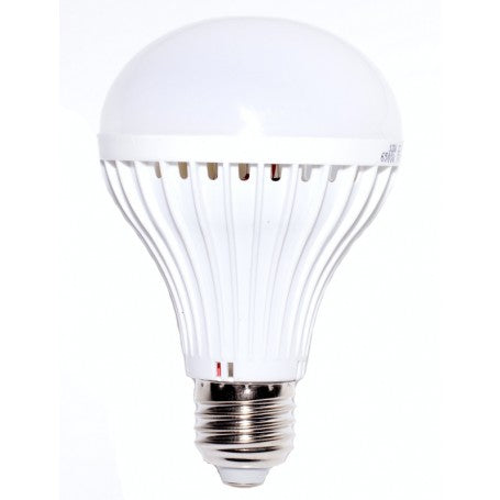 Bec LED E27 9W 6500K, vedere frontala cu glob opal si canale de ventilatie