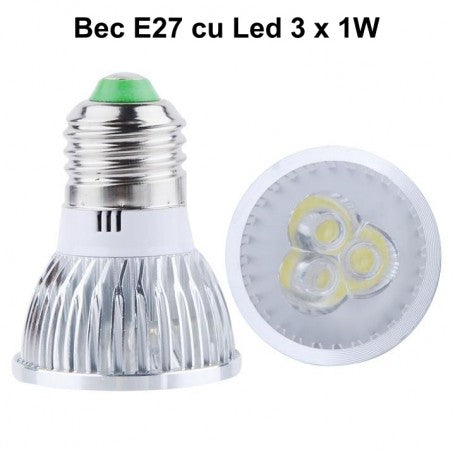 Bec LED spot E27 3x1W, vedere frontala cu cele trei chip-uri LED vizibile