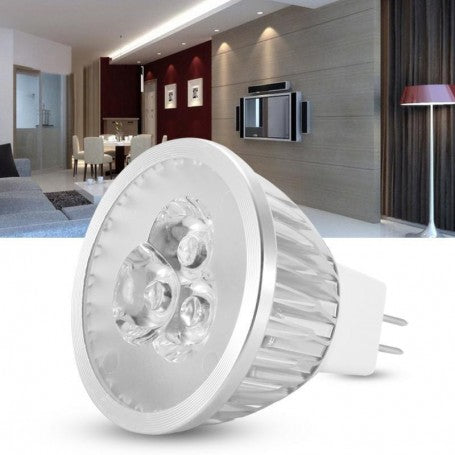 Bec LED MR16 3W montat in living modern iluminat directional eficient
