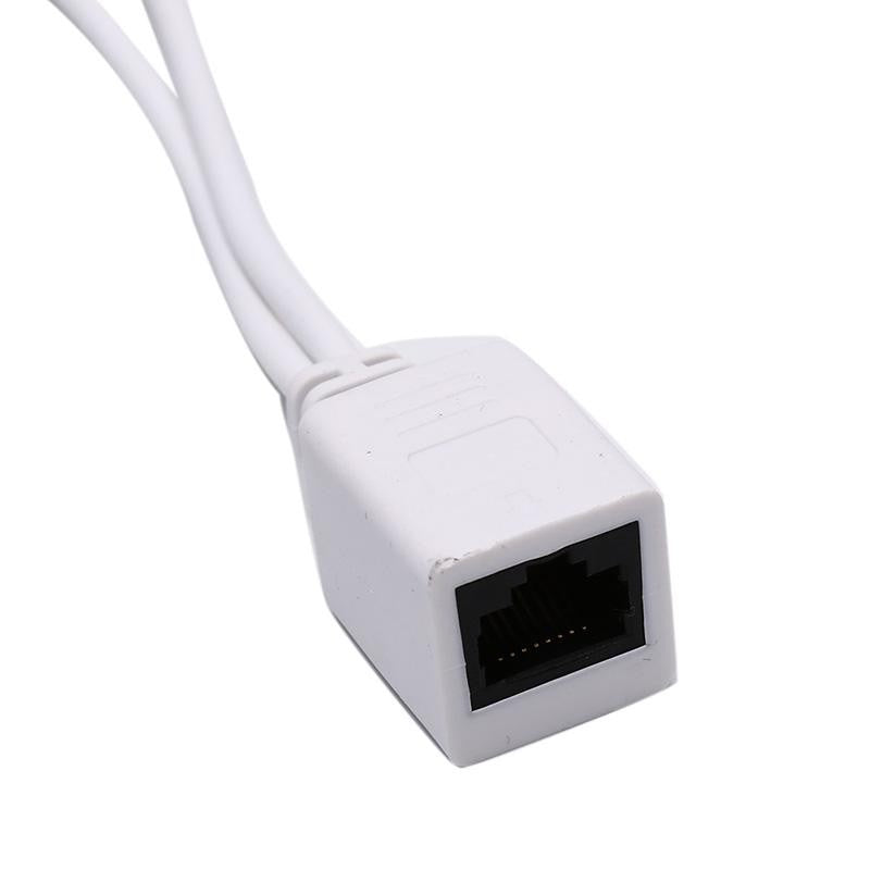 Cablu pasiv POE, port RJ45 mama al splitter-ului vazut frontal, carcasa alba compacta