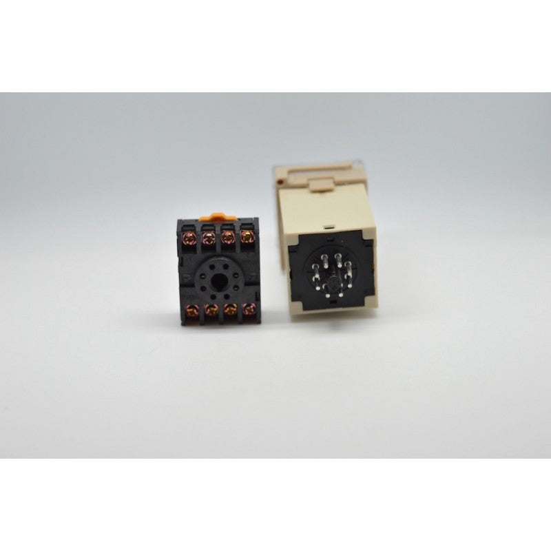 soclu releu de timp cu 8 pini si conector posterior, accesorii incluse pentru montaj in tablou electric
