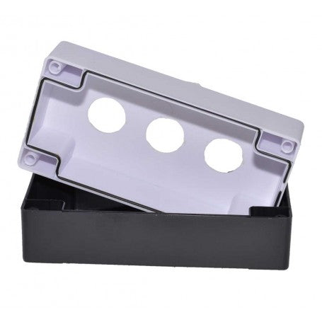 Cutie buton IP54 deschisa, capac alb detasat de baza neagra, garnitura cauciuc vizibila