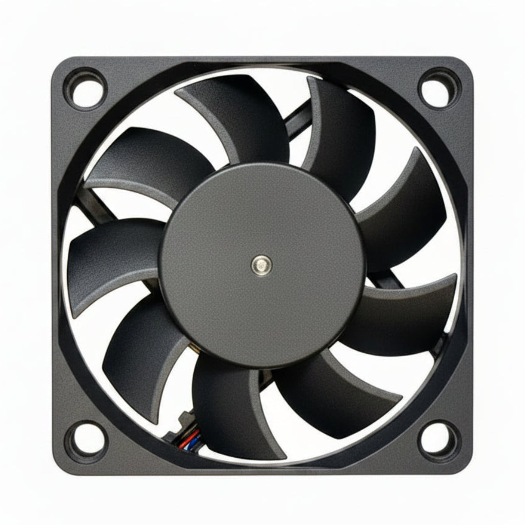Ventilator DC cooler 60x60 mm vazut din fata, pale aerodinamice si butuc central