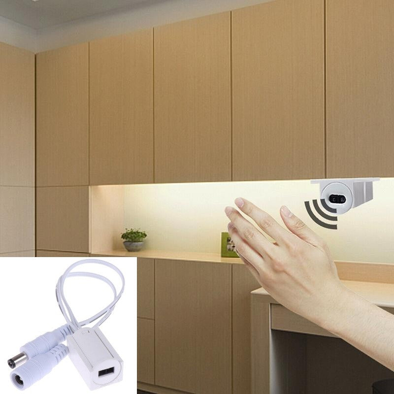 Senzor proximitate montat sub dulap de bucatarie, activare iluminat LED la miscarea mainii