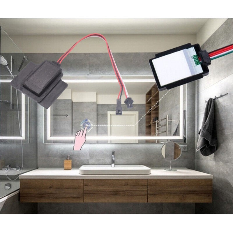 Senzor touch pentru oglinda de baie cu LED, montat si functional pe oglinda iluminata