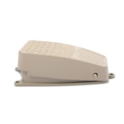 Intrerupator cu pedala mica 5A 380V AC, carcasa aluminiu, suprafata antiderapanta, montaj fix