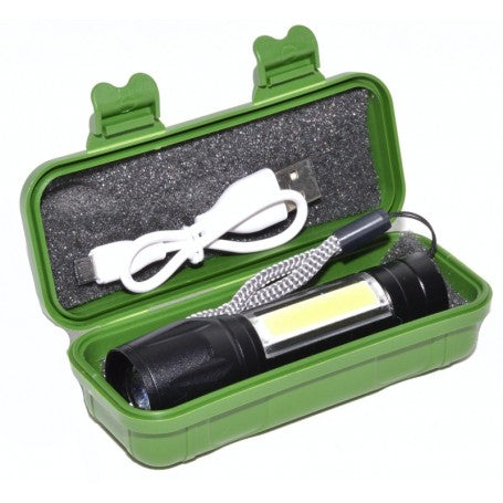 Lanterna LED cu COB in cutie de protectie verde, inclusa cu cablu micro-USB pentru incarcare