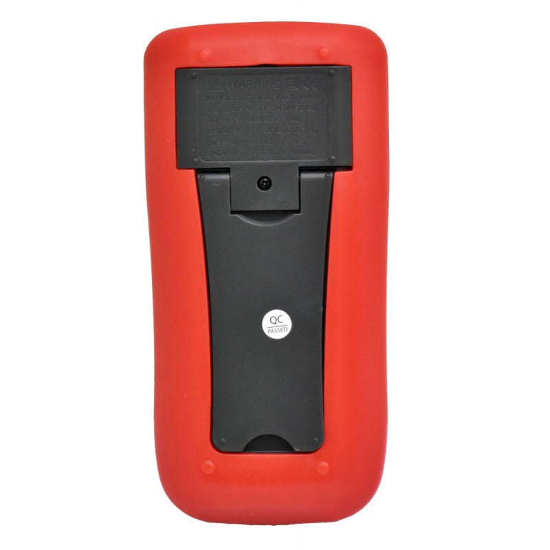 Multimetru digital vedere spate, carcasa protectie anti-socuri cu capac baterie si eticheta QC