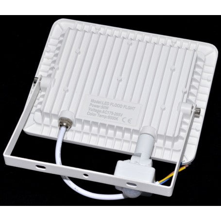 Proiector LED slim 50W, vedere spate cu radiator aluminiu si cablu senzor PIR