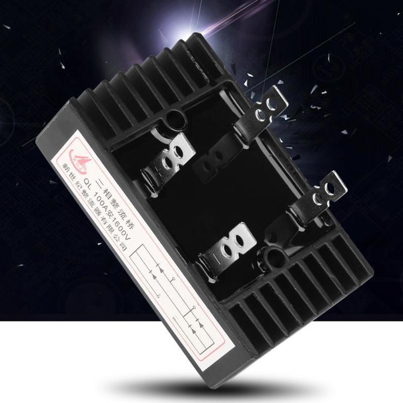 Punte redresoare 100A 1200V prezentata in unghi dinamic, radiator cu lamele vizibile