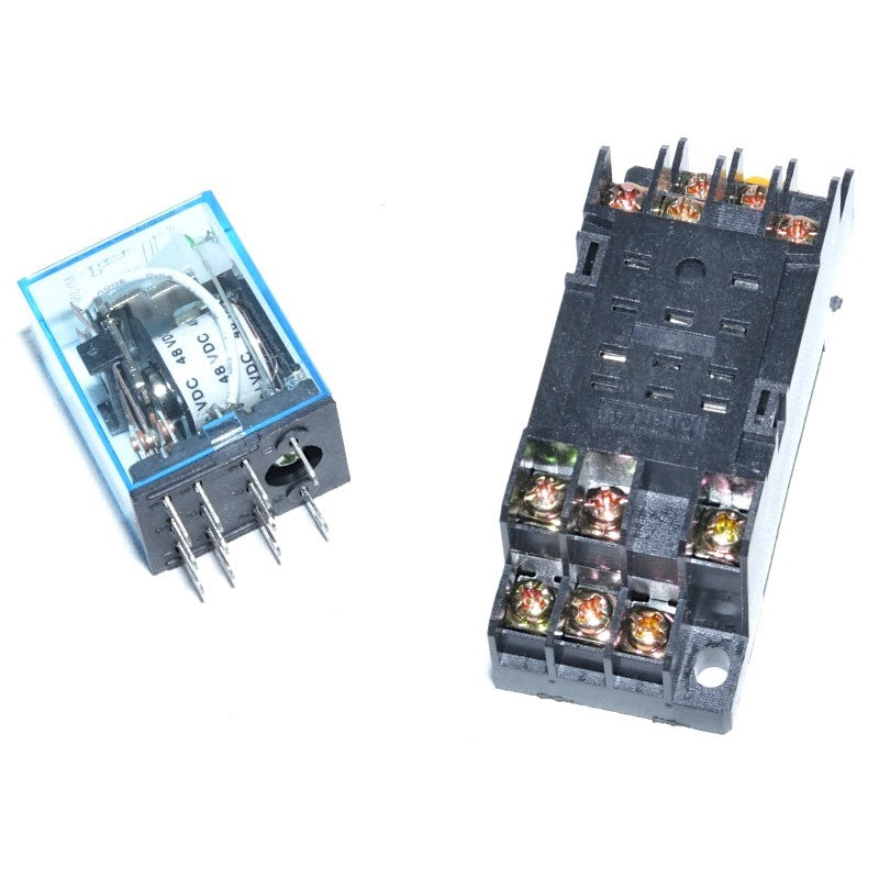 Releu electromagnetic 48V DC si soclu de montaj, prezentate separat pentru detalii de conectare