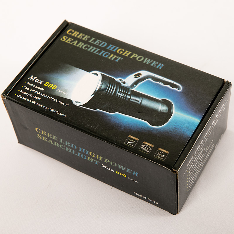 Cutie ambalaj lanterna LED portabila 800 lumeni, reincarcabila, acumulatori 18650