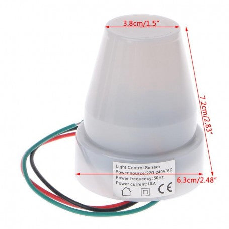 Senzor crepuscular 220V cu dimensiuni indicate: 7.2cm inaltime, 6.3cm diametru, 10A