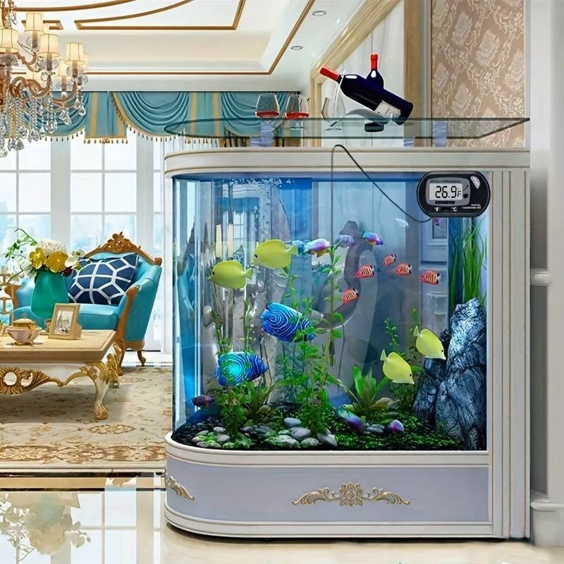 Termometru digital acvariu montat pe perete de sticla, vizibil in acvariu decorativ de living