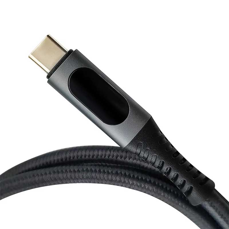 Conector USB-C 4.0 cu carcasa aluminiu perforata si invelis textil rezistent la uzura