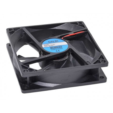 Ventilator axial 92x92mm vazut din spate, carcasa robusta cu orificii de montaj la colturi