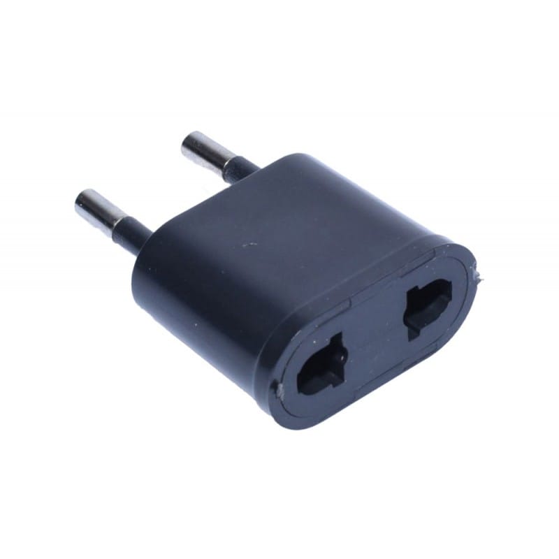 Adaptor priza China-Europa negru, detaliu orificii intrare lamele plate si pini EU