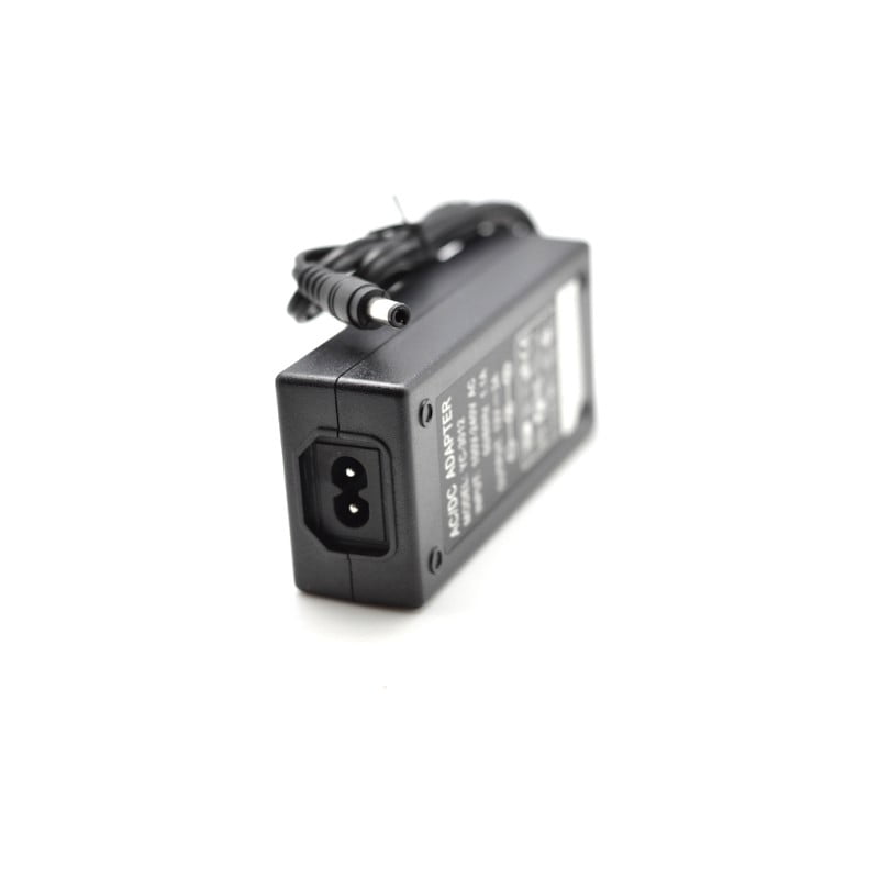 Alimentator stabilizat AC/DC 12V 3A 36W cu mufa barrel si conector IEC pentru benzi LED si camere CCTV