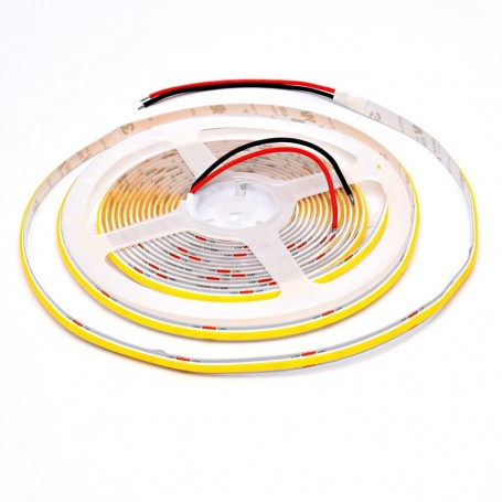 Banda COB LED 24V desfasurata partial, PCB 8mm subtire, vedere de sus cu firele de conectare