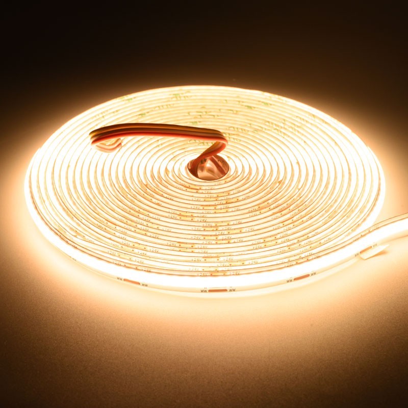 Banda LED COB rulata, lumina alba calda 2700K, iluminare ambientala intensa