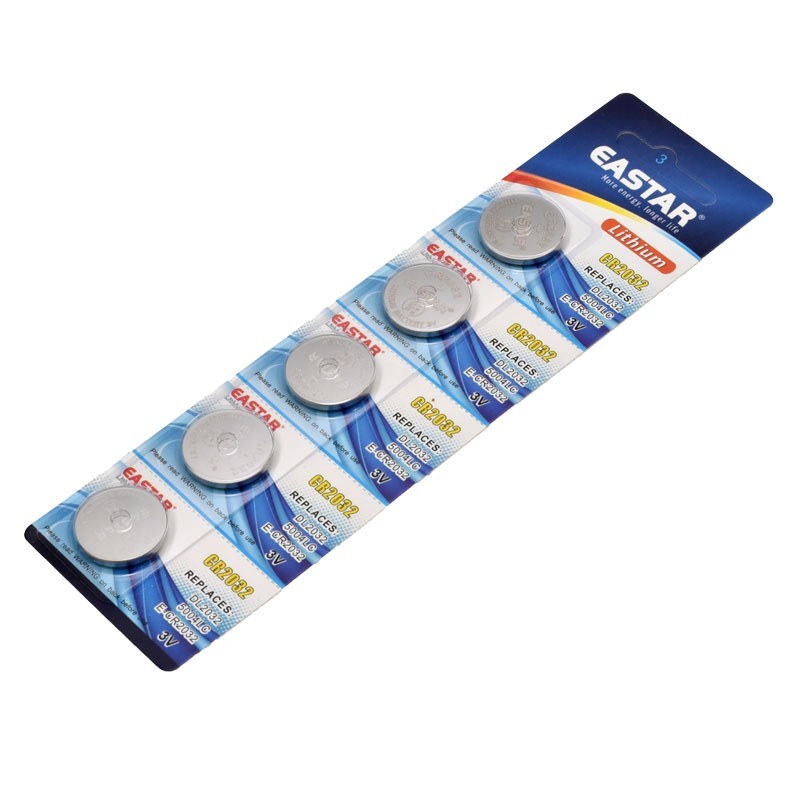 Baterii buton CR2032 litiu 3V, blister 5 bucati, vedere din fata cu celule vizibile