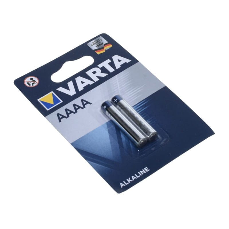Baterii alcaline AAAA 1,5V pe blister, vedere in unghi cu cele doua baterii vizibile