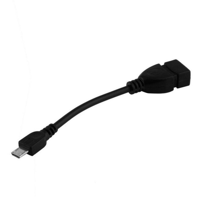Cablu OTG Micro USB prezentat intins, conector Micro USB tata in prim-plan