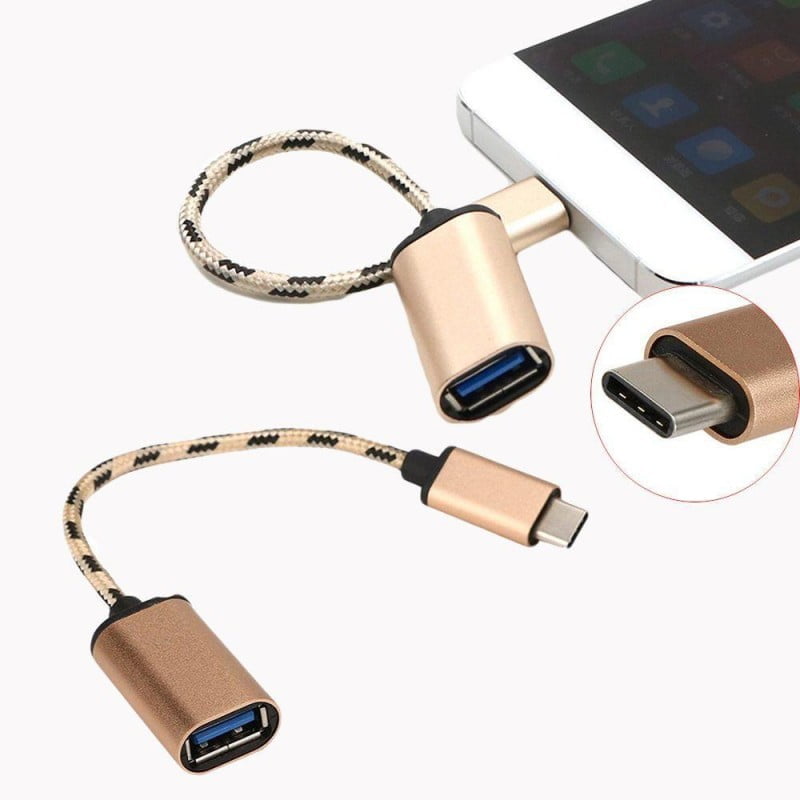 Cablu OTG Type-C conectat la smartphone, detaliu mufa Type-C si port USB-A mama