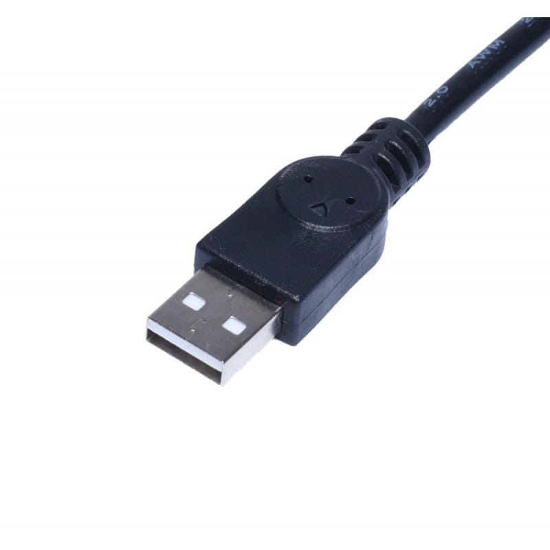 Detaliu conector USB-A tata al cablului de date si incarcare, mufa metalica rezistenta
