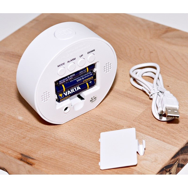 Ceas digital rotund cu alimentare duala, baterii AAA si cablu USB inclus