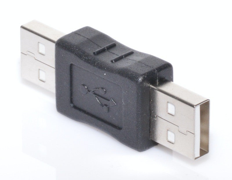 Conector USB tata-tata vazut din fata, cu simbolul USB vizibil pe carcasa neagra