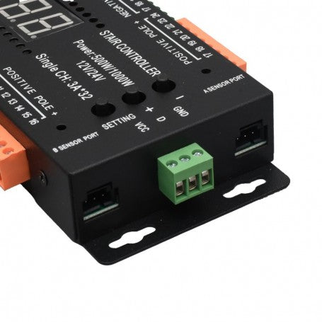 Controler LED scara, detaliu porturi senzori PIR si borne de alimentare 12V/24V, canal 3A