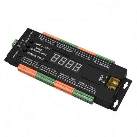 Controler LED scara 32 canale, 12V/24V, cu borne surub portocalii si display digital numeric integrat
