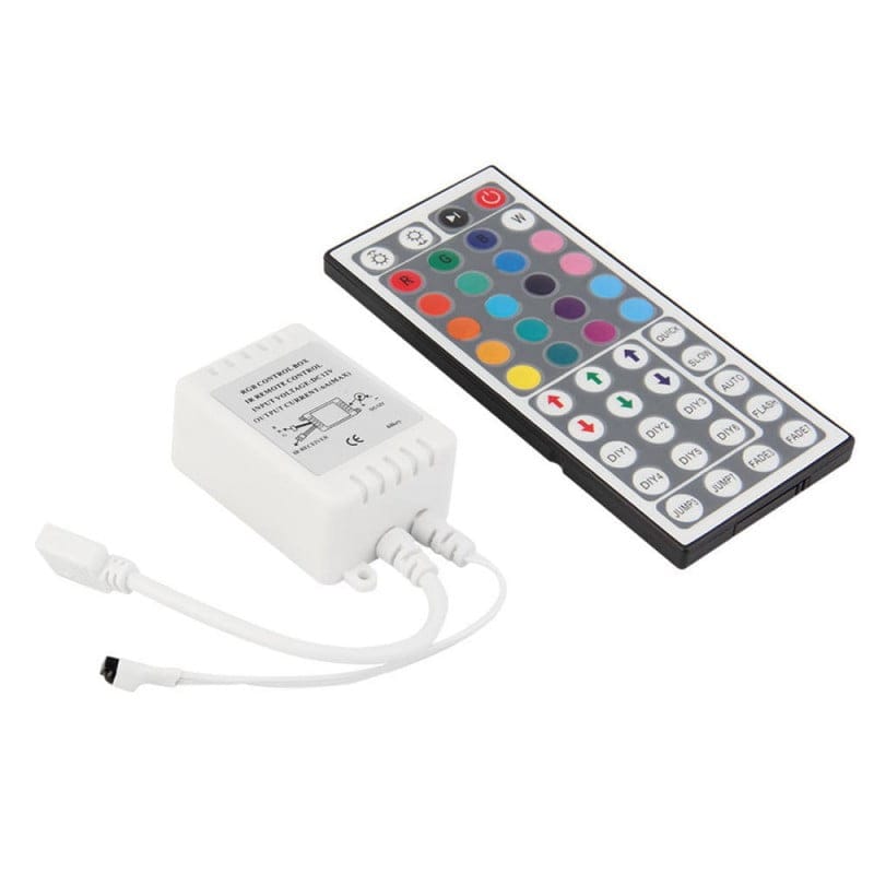 Controller RGB cu telecomanda IR 44 taste vazut din unghi lateral, 12V 6A
