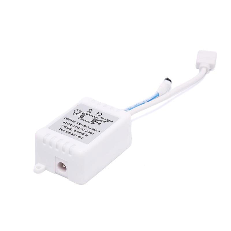 Controller RGB 12V 6A vedere verso cu eticheta tehnica si intrare alimentare DC