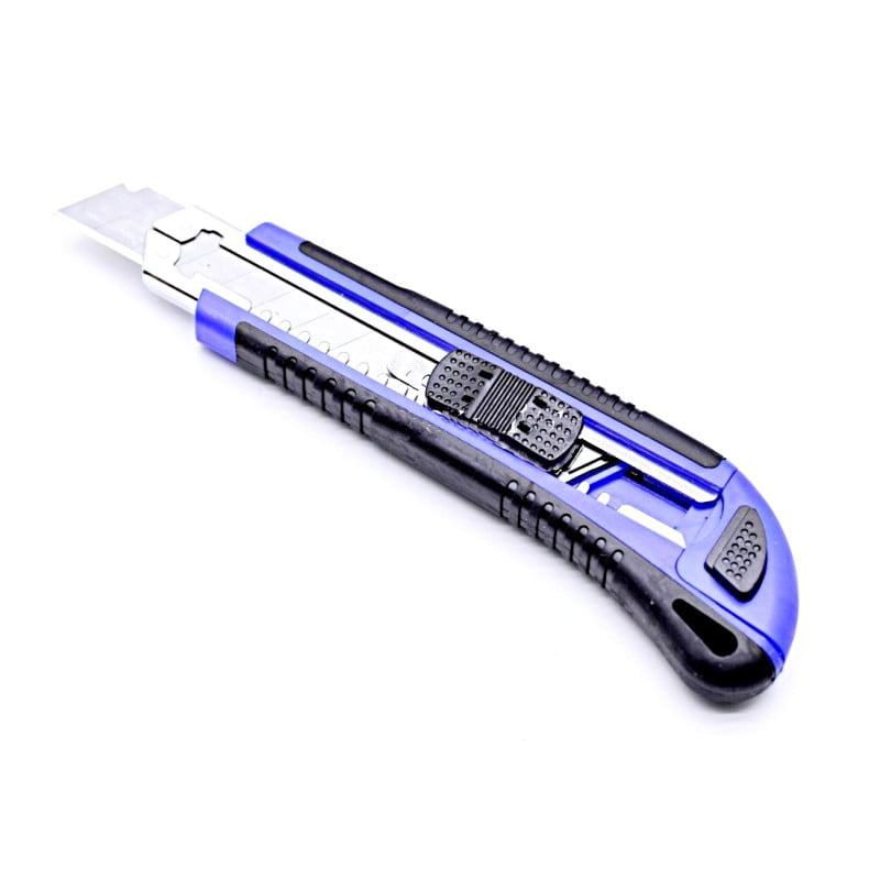 Cutter profesional plastic ABS, lama 18mm, mecanism de blocare cu arc lamelar, include 3 lame rezerva